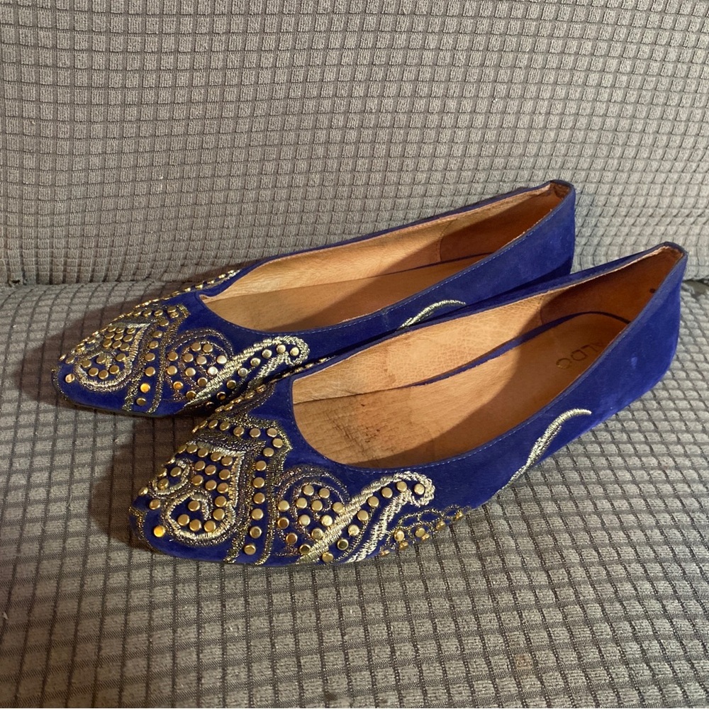 Aldo Embellished Studded With Embodied Blue Flat Shoe Size 7.5